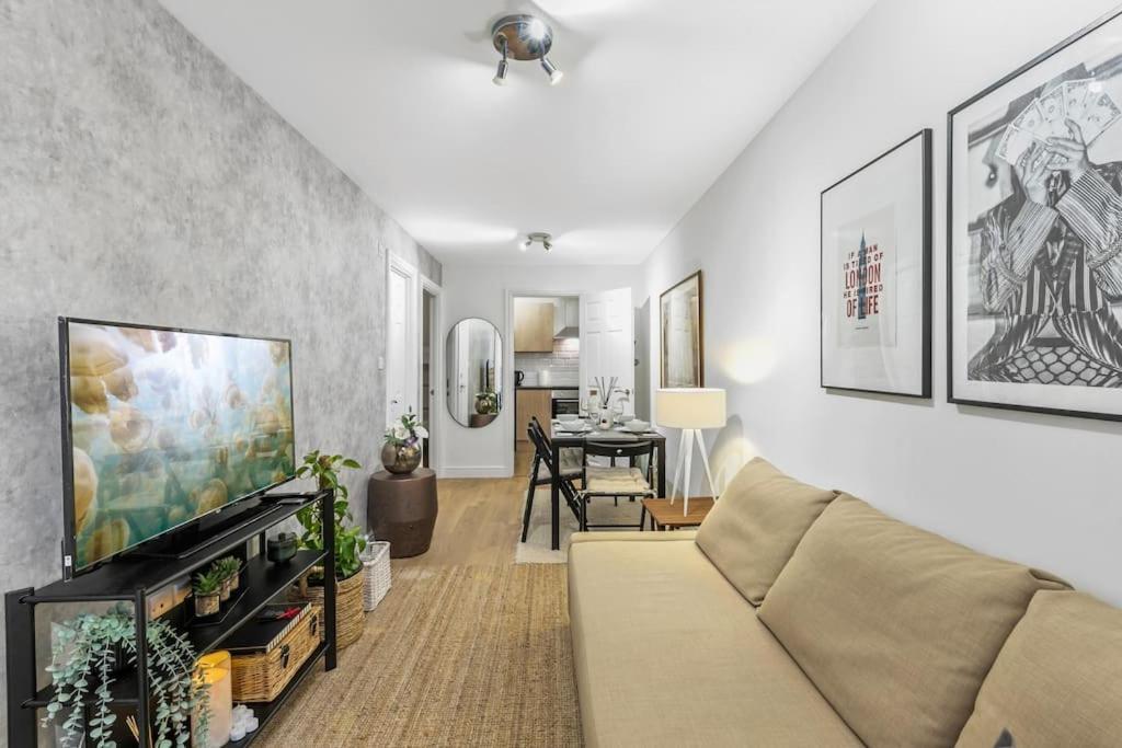 Holiday Home 2Br L 2Ba With Patio-Sleep 6 London Kültér fotó