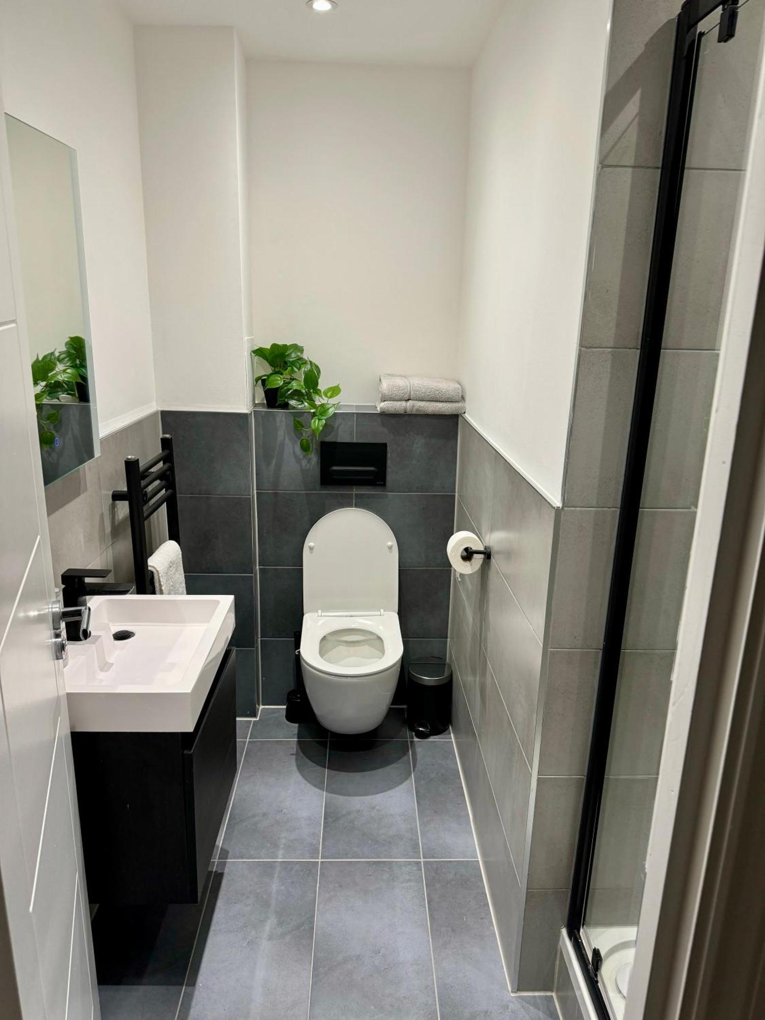 Holiday Home 2Br L 2Ba With Patio-Sleep 6 London Kültér fotó