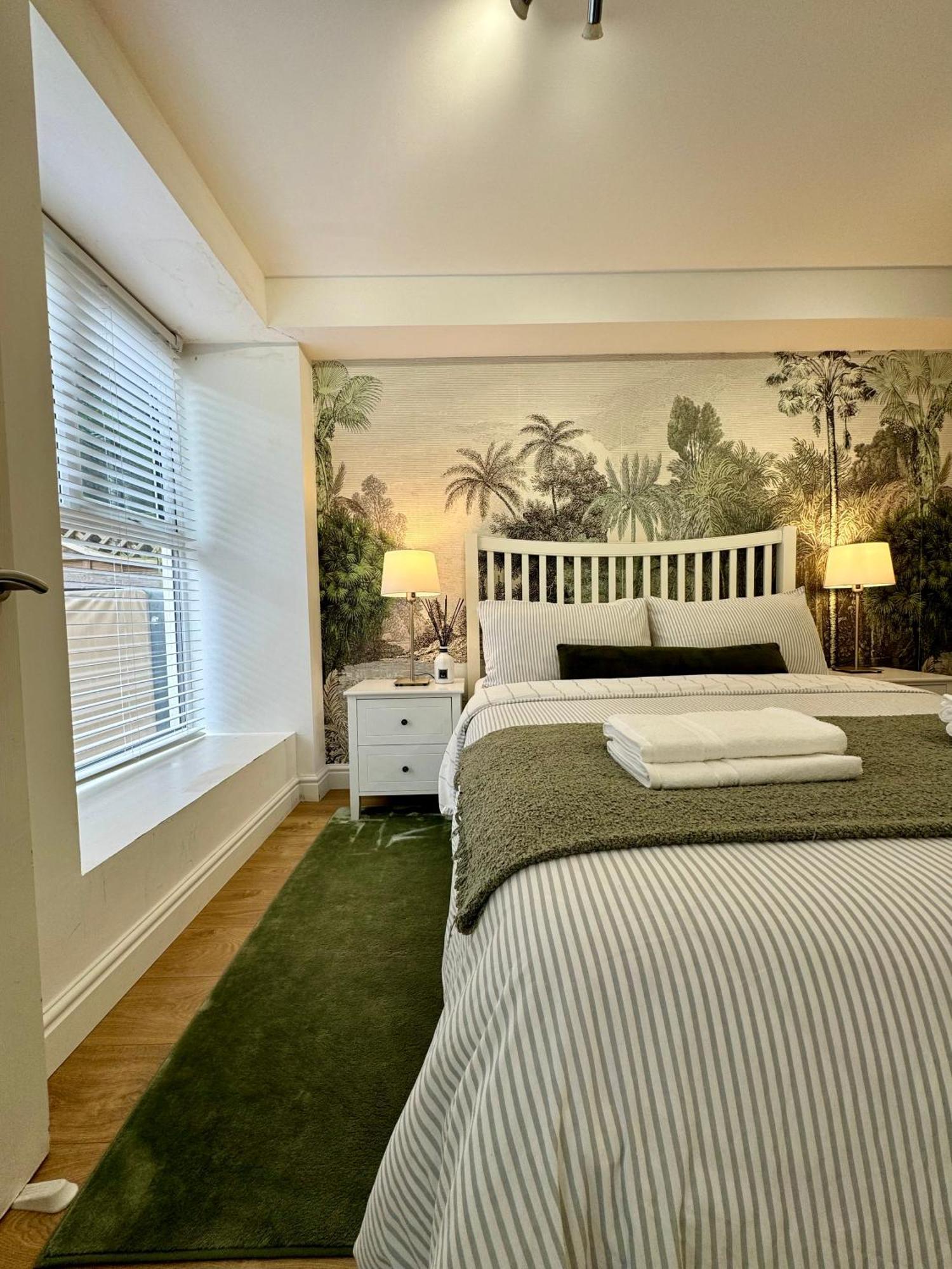 Holiday Home 2Br L 2Ba With Patio-Sleep 6 London Kültér fotó