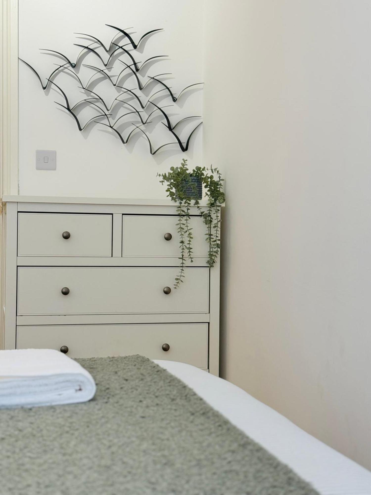 Holiday Home 2Br L 2Ba With Patio-Sleep 6 London Kültér fotó