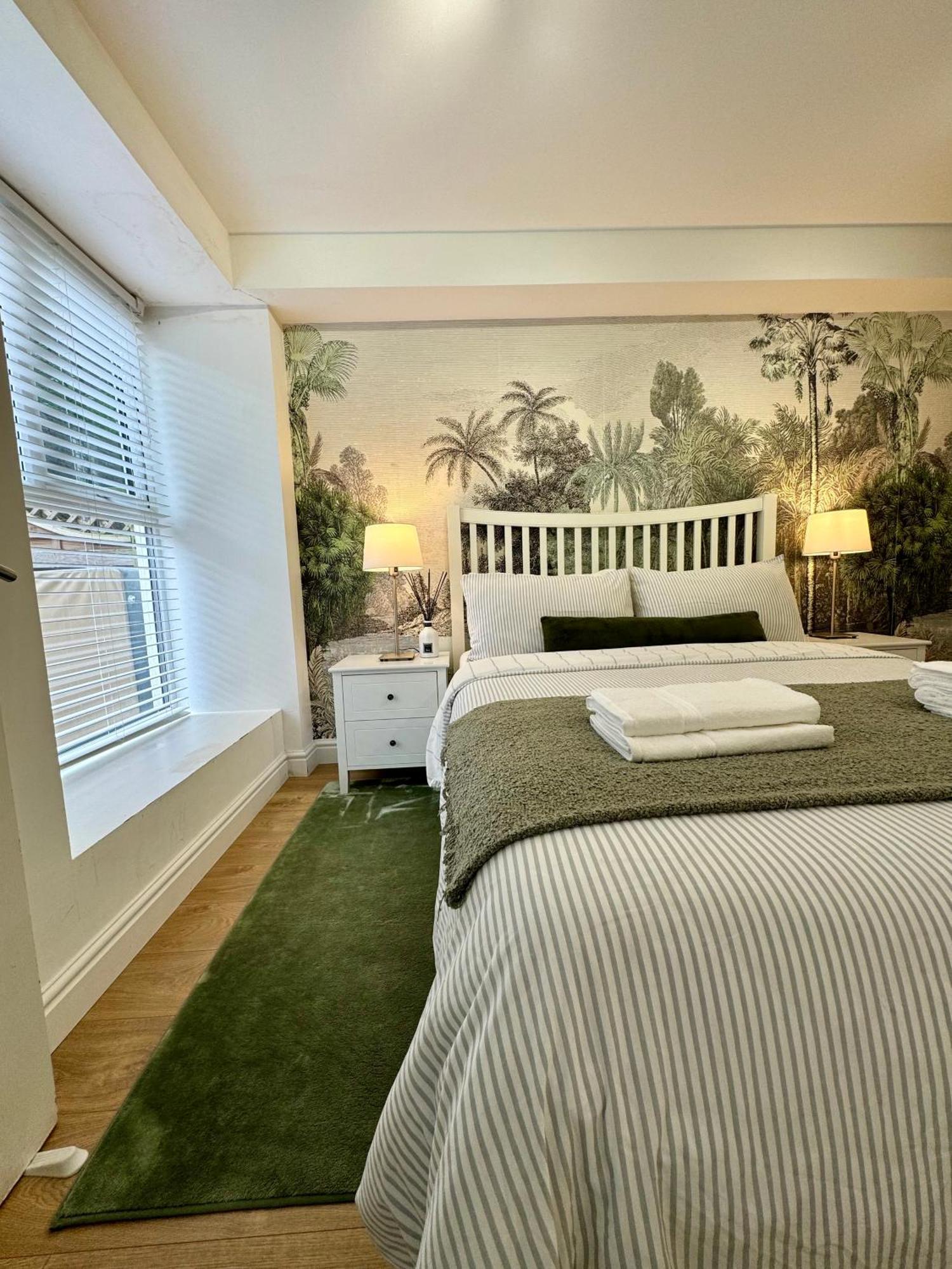 Holiday Home 2Br L 2Ba With Patio-Sleep 6 London Kültér fotó